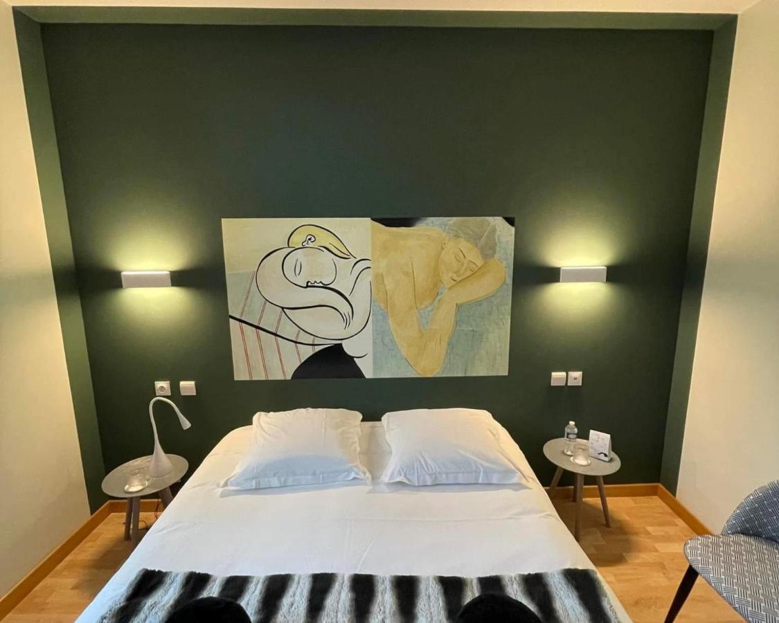 Vintage Hotel